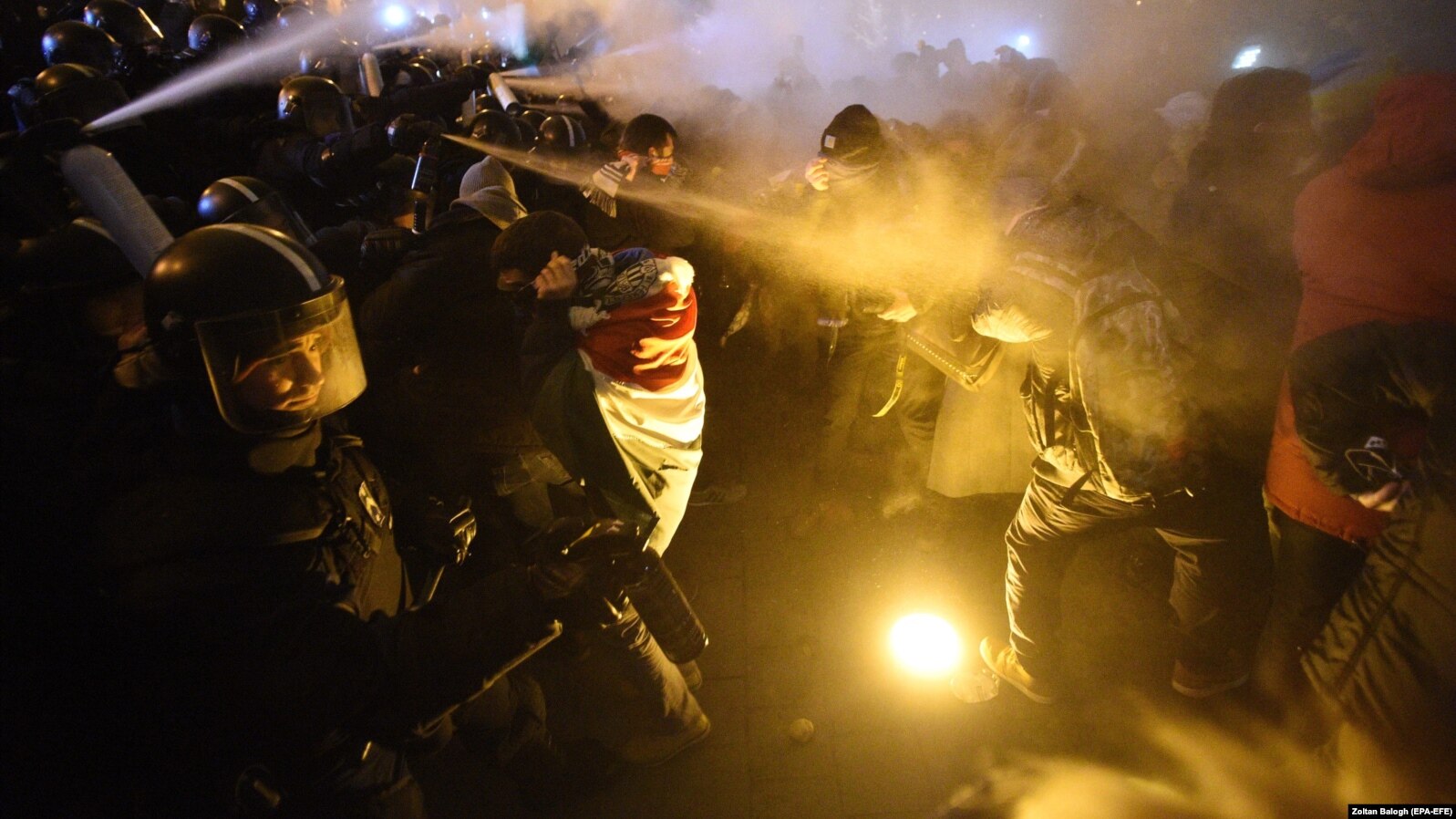 CDE858D8-140E-4D10-8994-30E38126EE74_cx0_cy10_cw0_w1597_n_r1_s.jpg