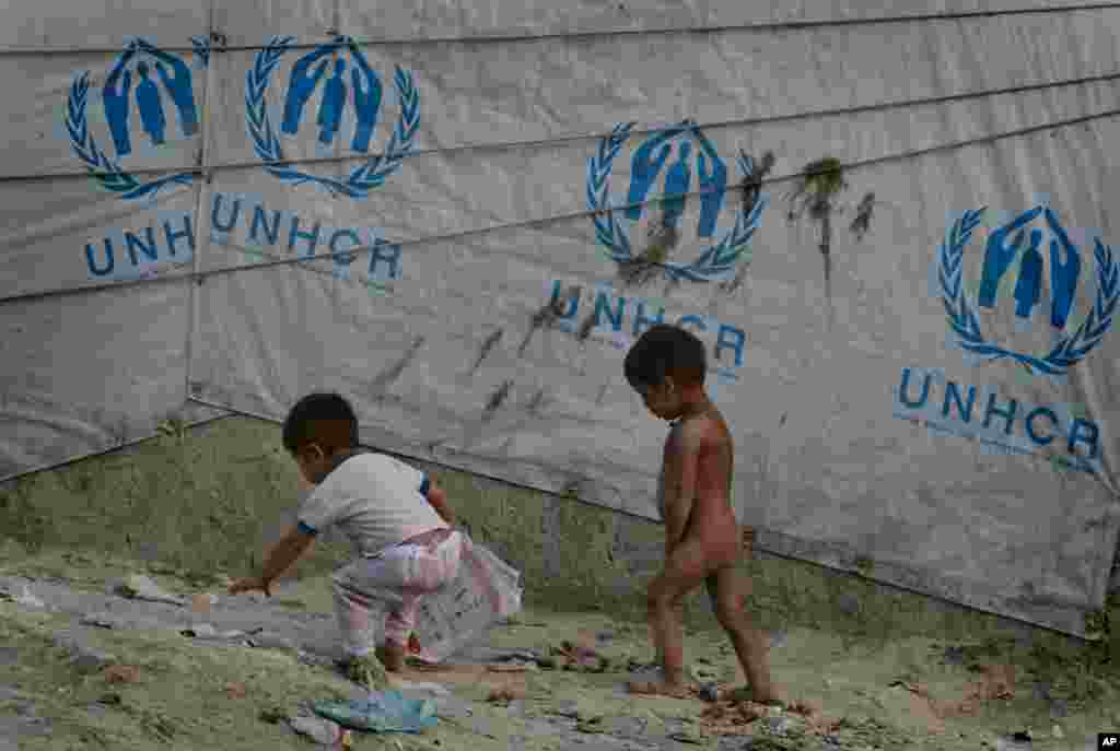 Afghan children at a refugee camp in Kabul on World Refugee Day 2011.