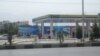 Türkmenistanda awtoulagy bolan raýatlara her aýda 120 litr benzini mugtuna bermek düzgüni 2008-nji ýyldan girizildi.