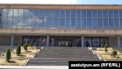 Վարդան Աճեմյանի անվան պետական դրամատիկական թատրոնի շենքը Գյումրիում