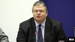 
Грчкиот министер за надворешни работи Евангелос Венизелос 