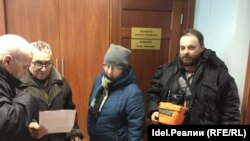 Ветераны завода пришли в приемную председателя Пермского краевого совета профсоюзов Сергея Булдашова 