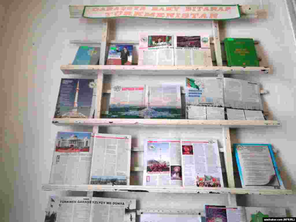 Türkmenistanyň garaşsyzlygyna bagyşlanyp çap edilen kitaplar