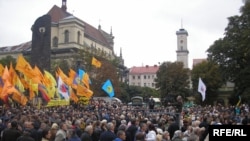 Сторонники Тимошенко и Ющенко давно митингуют отдельно