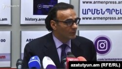Վարչապետի գլխավոր խորհրդական Արսեն Գասպարյանը ասուլիսի ժամանակ, սեպտեմբեր, 2018թ․