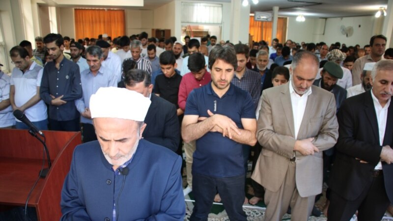 نماینده زاهدان: نماز جمعه اهل سنت تهران در ۷ خانه برگزار می‌شود