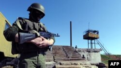 Soldat rus la Sevastopol, 5 martie 2014