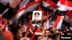 Опоненти Мухаммеда Мурсі святкують оголошення військових про його відсторонення, Каїр, 3 липня 2013 року