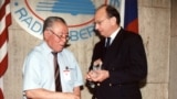 Azamat Altay, former Kyrgyz Service Director (left) at Radio Liberty’s 50th Anniversary | Prague, June 5, 2003