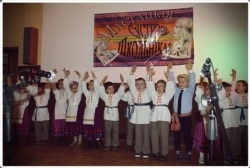 Беларускія дзеці выступаюць у гайнаўскім ліцэі