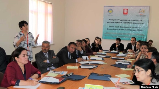 Тарҳи кумак ба хонаводаҳои камбизоат ва маъюбон дар Шуғнон