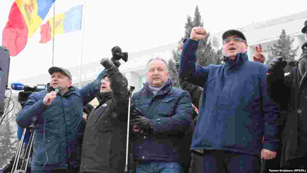 22 ianuarie 2016. Liderii partidelor care au organizat demonstraţiile. De la stânga la dreapta: Andrei Năstase, Ilian Caşu, Igor Dodon şi Renato Usatâi