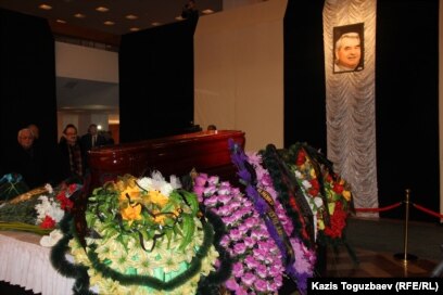 Казахские похороны и кладбища