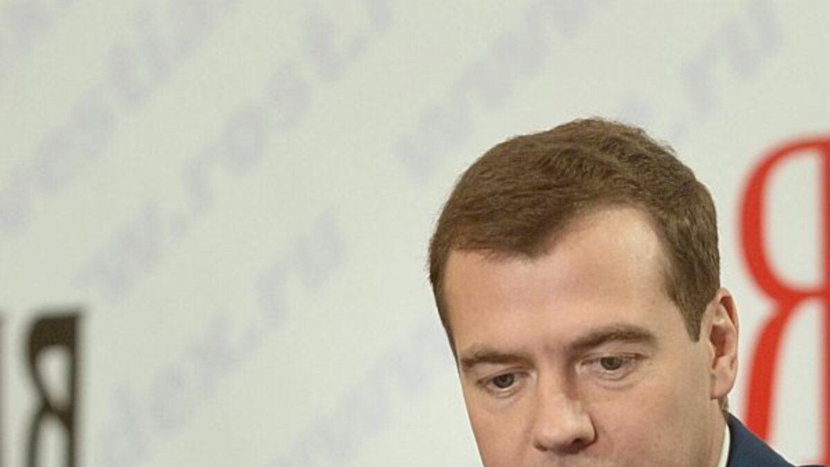 Дмитрий Медведев: диссертация не должна превращаться в «статусное ...