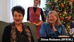 Dna Iulia Pirojkov (st.) și soția ambasadorului SUA, Maria Moser