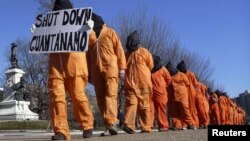 Гуантанамо түрмөсүнө каршы АКШдагы соңку нааразылык акциясы. Вашингтон, 10-январь, 2012-жыл.