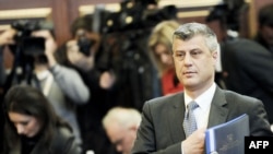 Kosovski premijer Hashim Thaci u Skupštini, 2011