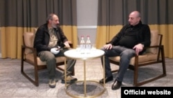 Armenia -- Bako Sahakian (R) meets Nikol Pashinian in Yerevan, 24Apr2018