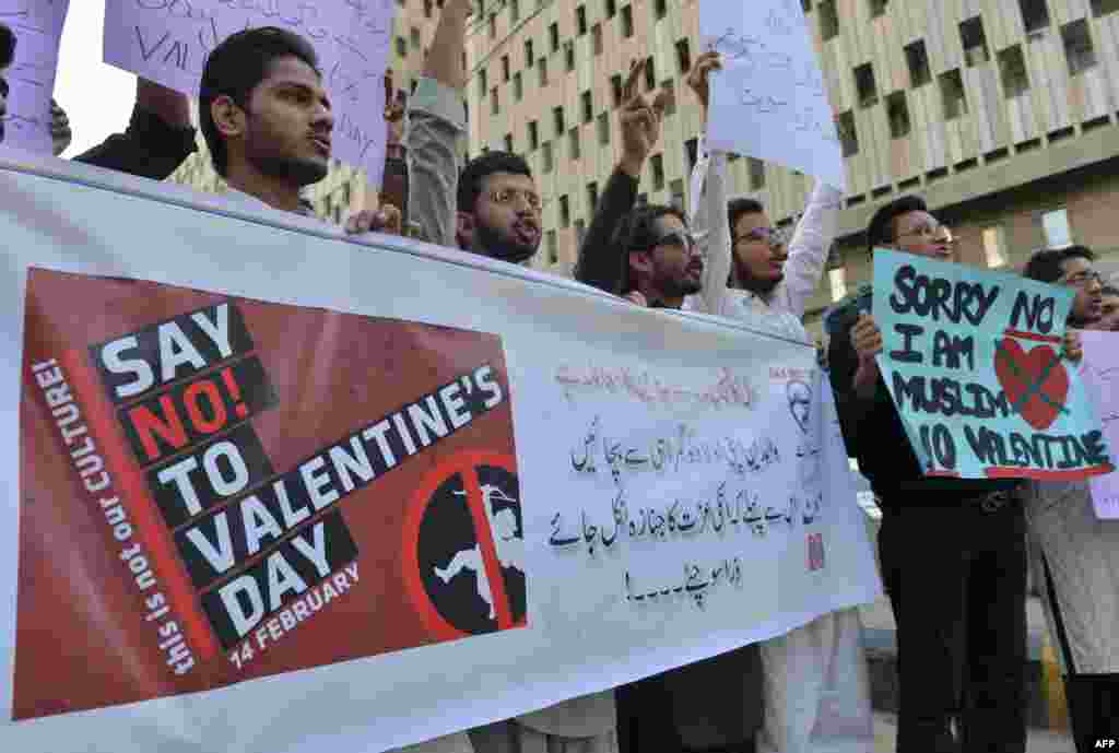 Pakistani men protest against Valentine&#39;s Day celebrations in the southern seaport city of Karachi on February 12.