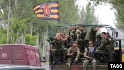 Повстанцы в Донецкой области Украины, 1 июля 2015 года. 