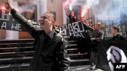 Активисты запрещенной НБП во время одной из акций в Санкт-Петербурге, 2010 год