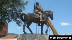 Spomenik "Makedonski ratnik na konju" u Skoplju