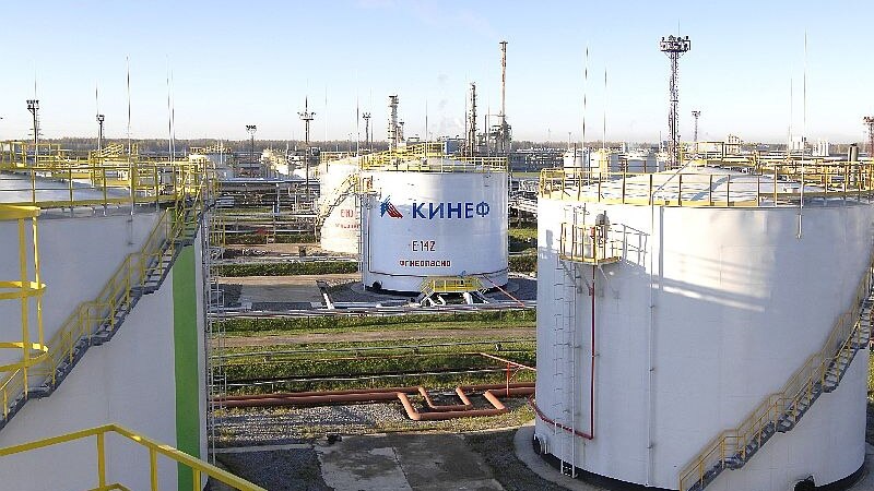 Reuters: უკრაინული დრონებით შეტევამ მწყობრიდან გამოიყვანა ქარხანა „კინეფის" ძირითადი დანადგარი