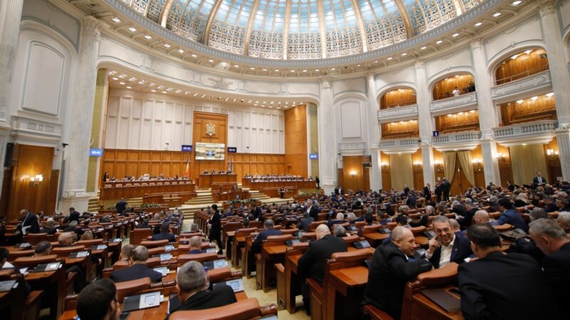 د رومانیا پارلمان نوی لوېدیځ پلوه حکومت تصویب کړ