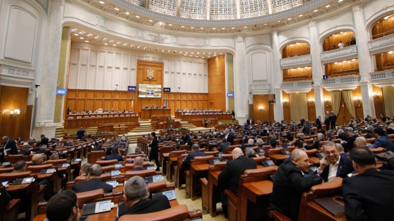 Referendumul din 2009 de reducerea a numărului de parlamentari bântuie și azi Coaliția. T. Băsescu: Nu a fost și nu este un proiect populist