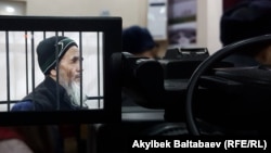 Азимжан Аскаров сотто. Архивдик сүрөт.