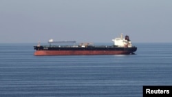 Нефтяной танкер в Ормузском проливе, иллюстративное фото