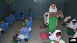 د یو پاکستاني سکول پخوانی عکس 