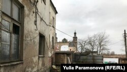"Дом на границе"