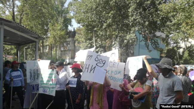 Протест у офиса ОБСЕ в Душанбе