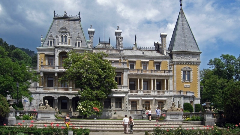 Pallati Massandra: Xhevahiri i harruar i Krimesë