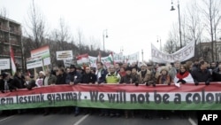 Многотысячный митинг в Будапеште в поддержку правительства Орбана 