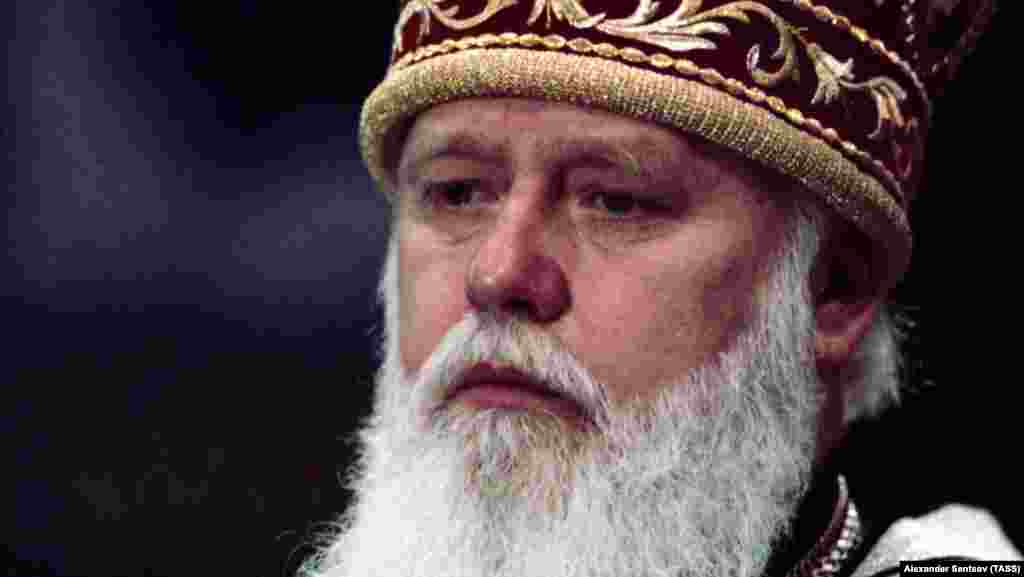 Філарет відкидав звинувачення в агентурній діяльності, але казав в інтерв'ю Радіо Свобода, що у радянські часи всі єпископи мали контакти з КДБ СРСР.Тодішній екзарх України, митрополит Київський і Галицький Філарет. Київ, 3 вересня 1987 року