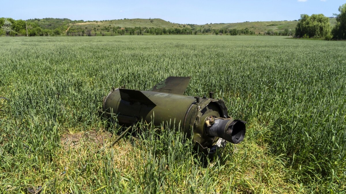 Голова Хмельниччини повідомив про влучання російських ракет в області