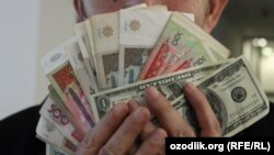 Uzbekistan - uzbek national currency sum and US dollar