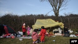 Djeca migranata u kampu kod mjesta Edirne, blizu granice s Grčkom, 8. ožujka