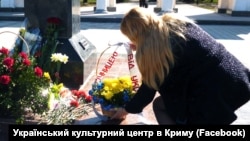 В Симферополе возложили цветы к памятнику Тарасу Шевченко