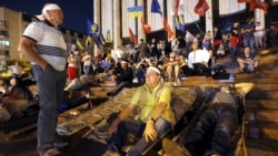 Украінцы пратэстуюць супраць закона, які даў магчымасьць расейскай мове быць рэгіянальнай, Кіеў, 2012 год.