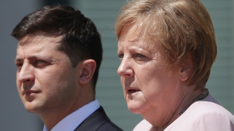 Зеленски и Меркел дискутирале за Иран и падот на украинскиот авион 