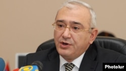 Armenia - Tugran Mukuchian, chairman of the Central Election Commission, at a press conference in Yerevan, 13Feb2012.