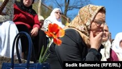 Prizor sa komemorativnog skupa u Srebrenici, 12. april 2016.