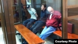 Ռուսական դատարանում հերթական հարձակման համար դատում են սափրագլուխ երիտասարդների, արխիվ 