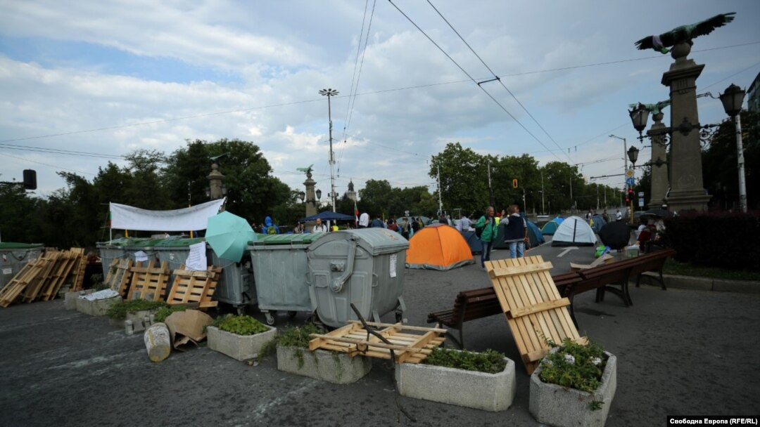 Blocarea poduli vulturilor din Sofia