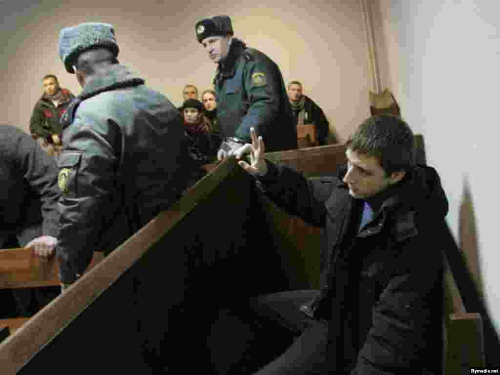 Артур Фінькевіч у судзе, Магілёў, 20.12.2007