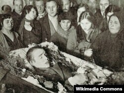 Sergey Yeseninin dəfni, 1925-ci il.