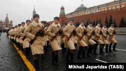 Russian soldiers take part in a rehearsal for a military parade on Red Square in Moscow. (file photo)